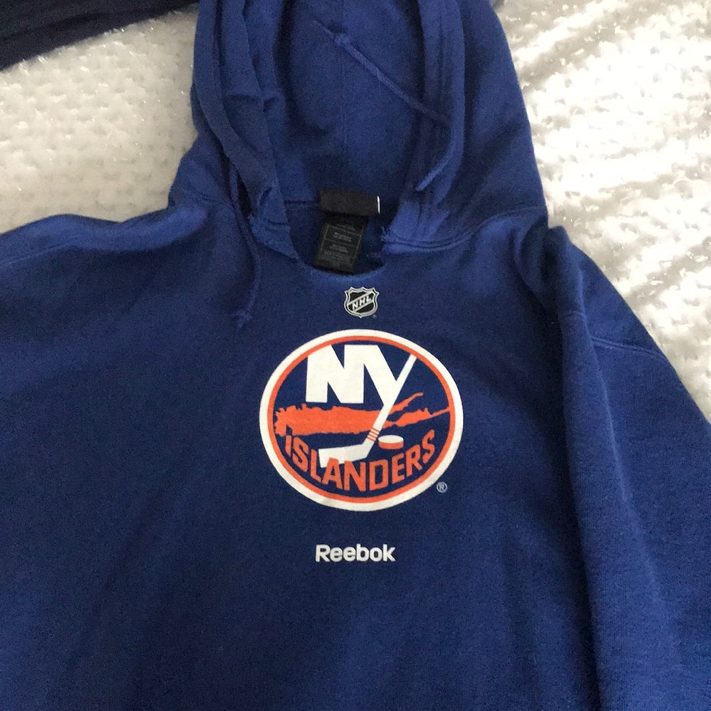 Large New York Islanders hooded sweatshirt